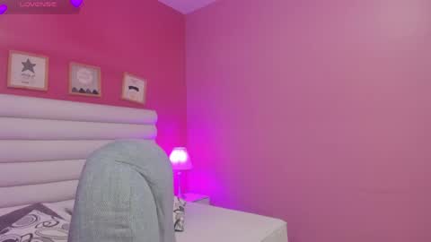 Snapshot of violet_sinclair chatting on 06/02/26, 11:34 violet_sinclair online show from 06/02/26, 11:34