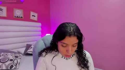 Snapshot of violet_sinclair chatting on 06/05/26, 11:38 violet_sinclair online show from 06/05/26, 11:38