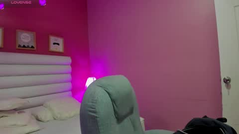Snapshot of violet_sinclair chatting on 06/07/26, 11:14 violet_sinclair online show from 06/07/26, 11:14