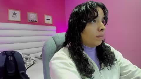 Snapshot of violet_sinclair chatting on 06/09/26, 11:44 violet_sinclair online show from 06/09/26, 11:44