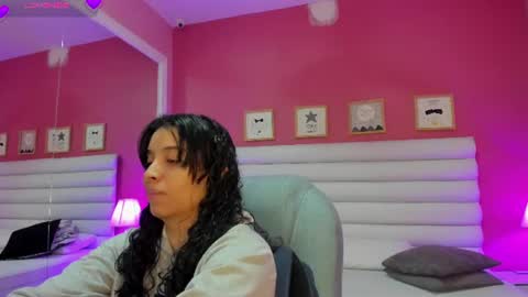 Snapshot of violet_sinclair chatting on 06/12/26, 11:20 violet_sinclair online show from 06/12/26, 11:20
