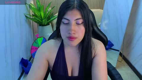 Snapshot of violet_tf chatting on 06/08/26, 07:58 Violet online show from 06/08/26, 07:58