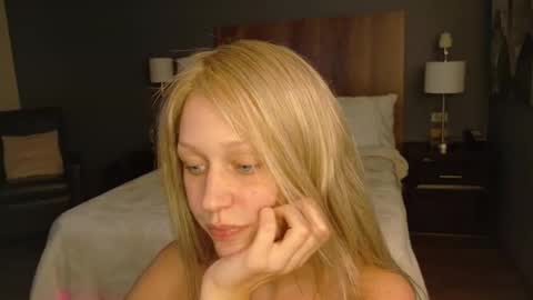 Snapshot of violet_winter97 chatting on 03/28/26, 03:11 violet_winter97 online show from 03/28/26, 03:11