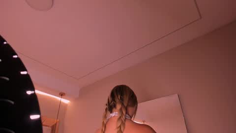 Violeta  online show from 10/08/25, 11:19