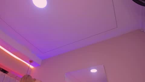 Violeta  online show from 10/21/25, 10:49