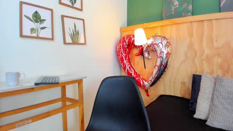 Violeta bee online show from 03/04/25, 06:07