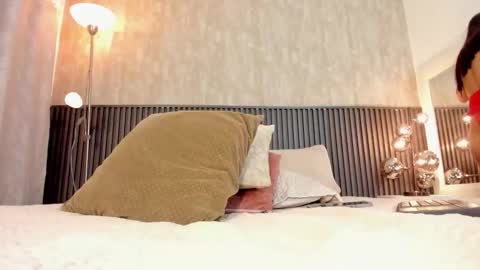 violeta fowler online show from 10/24/25, 05:48