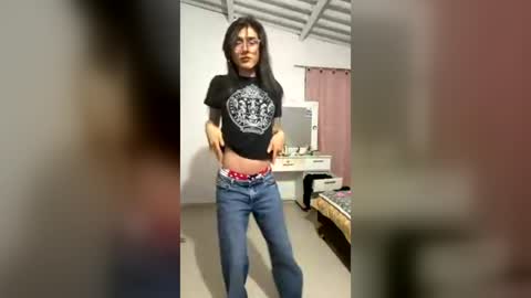 Violeta online show from 06/12/26, 04:44