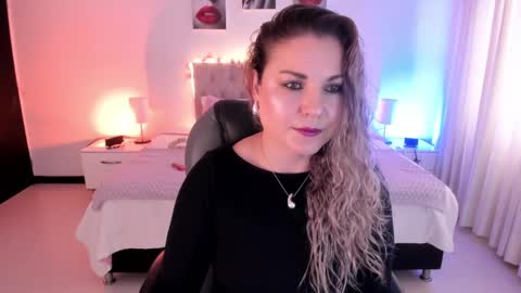 violeta_hotter_ online show from 10/04/25, 11:30