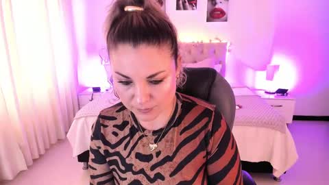 violeta_hotter_ online show from 10/06/25, 11:29