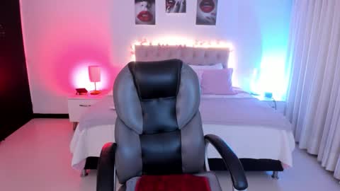 violeta_hotter_ online show from 10/13/25, 11:43