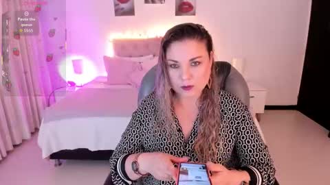 violeta_hotter_ online show from 10/17/25, 11:02