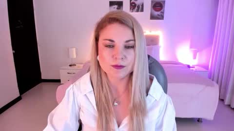 violeta_hotter_ online show from 10/28/25, 10:52
