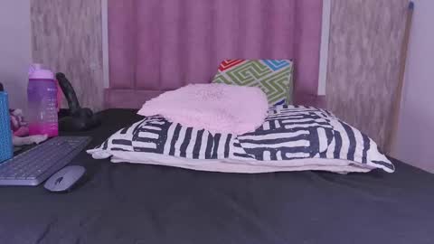 Snapshot of violeta_london chatting on 09/09/25, 11:54 violeta london online show from 09/09/25, 11:54