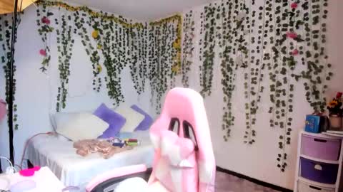 Snapshot of violeta_miler_ chatting on 03/19/26, 06:23 Violeta online show from 03/19/26, 06:23