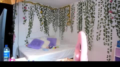 Snapshot of violeta_miler_ chatting on 03/20/26, 06:13 Violeta online show from 03/20/26, 06:13