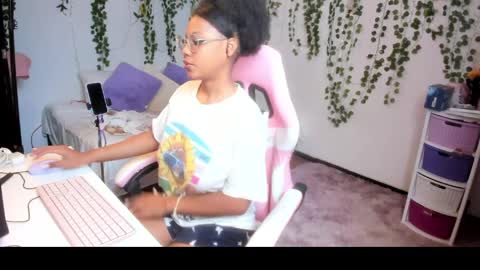 Snapshot of violeta_miler_ chatting on 03/31/26, 06:19 Violeta online show from 03/31/26, 06:19