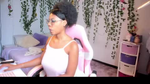 Snapshot of violeta_miler_ chatting on 04/29/26, 07:31 Violeta online show from 04/29/26, 07:31