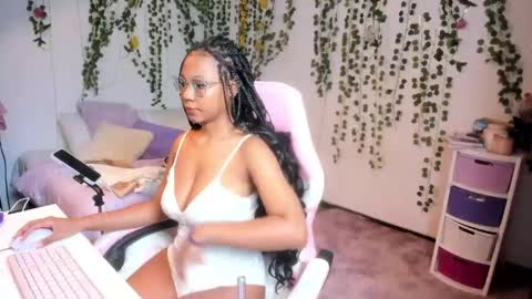 Snapshot of violeta_miler_ chatting on 05/30/26, 05:32 Violeta online show from 05/30/26, 05:32