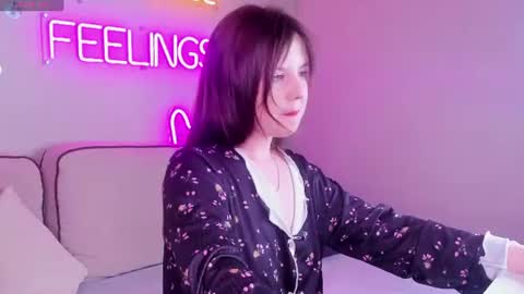 Snapshot of violeta_paul chatting on 06/11/26, 02:53 Violeta online show from 06/11/26, 02:53