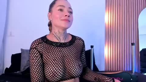 Violeta online show from 04/22/26, 01:23