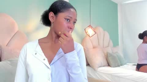 violeta_ruiz_ online show from 10/13/25, 08:20