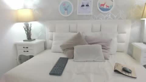 Snapshot of violeta_sannz chatting on 03/27/26, 11:43 violeta_sannz online show from 03/27/26, 11:43