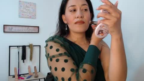 Snapshot of violeta_scott_ chatting on 04/15/26, 03:08 violeta_scott_ online show from 04/15/26, 03:08