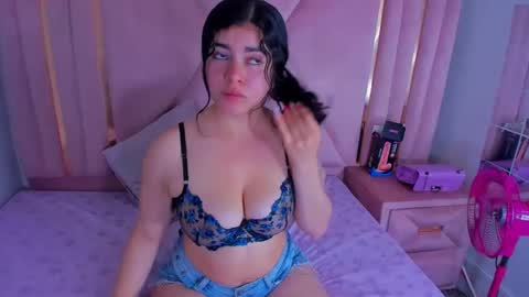 Viollet online show from 02/22/25, 03:36