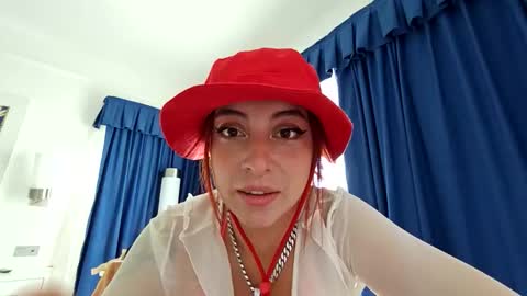 Violeta  Help me reach 150 thumbs up    online show from 11/07/25, 04:51