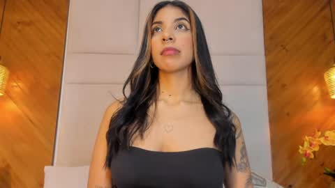 Snapshot of violetahills_ chatting on 05/18/26, 04:13 Violeta online show from 05/18/26, 04:13