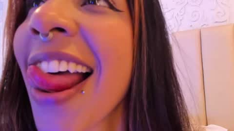 Violeta online show from 07/27/26, 02:13