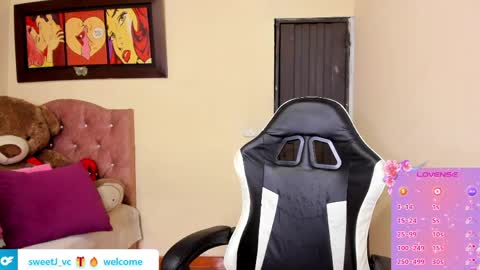 Snapshot of violetalee chatting on 05/15/26, 11:23 Jimena online show from 05/15/26, 11:23