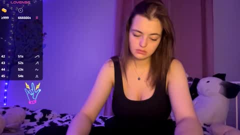 Snapshot of violetamelia chatting on 03/26/26, 05:40 Eva online show from 03/26/26, 05:40