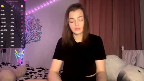 Snapshot of violetamelia chatting on 04/09/26, 05:51 Eva online show from 04/09/26, 05:51