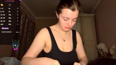 Snapshot of violetamelia chatting on 04/12/26, 05:29 Eva online show from 04/12/26, 05:29