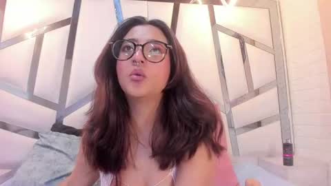 Violet online show from 08/05/26, 10:44