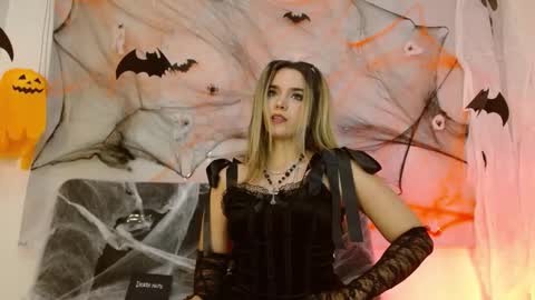 Snapshot of violetarainn chatting on 10/04/25, 08:18 Violeta online show from 10/04/25, 08:18