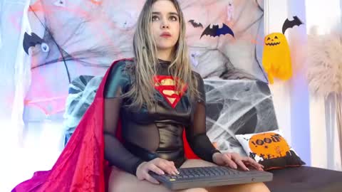 Snapshot of violetarainn chatting on 10/07/25, 11:40 Violeta online show from 10/07/25, 11:40