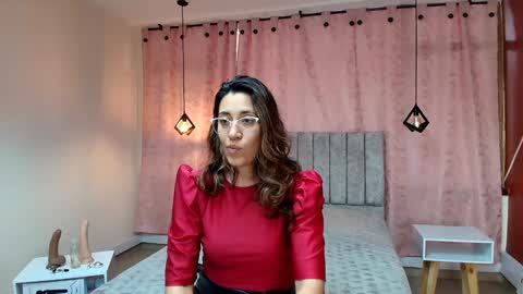 Snapshot of violetascott_ chatting on 01/16/25, 01:14 VIOLETA online show from 01/16/25, 01:14