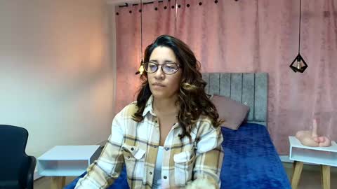 Snapshot of violetascott_ chatting on 01/30/25, 12:37 VIOLETA online show from 01/30/25, 12:37