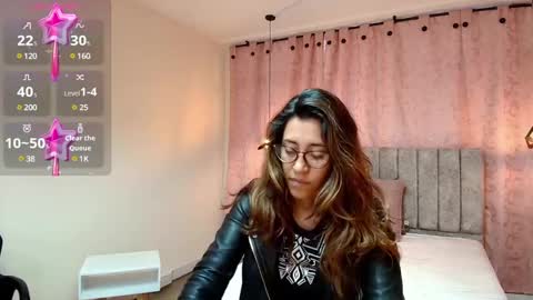 Snapshot of violetascott_ chatting on 02/25/25, 12:55 VIOLETA online show from 02/25/25, 12:55