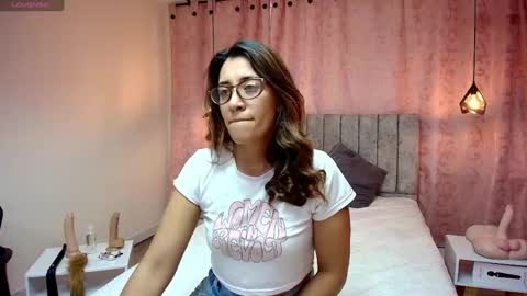 Snapshot of violetascott_ chatting on 02/28/25, 12:42 VIOLETA online show from 02/28/25, 12:42