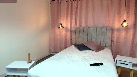 Snapshot of violetascott_ chatting on 03/03/25, 12:37 VIOLETA online show from 03/03/25, 12:37