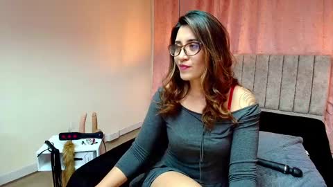 Snapshot of violetascott_ chatting on 03/10/25, 08:45 VIOLETA online show from 03/10/25, 08:45