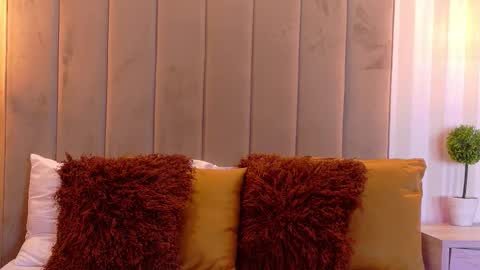 Snapshot of violetblaze chatting on 09/17/25, 12:34 Cute Violet online show from 09/17/25, 12:34