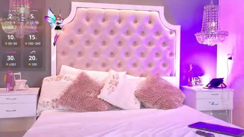 Snapshot of violetblaze chatting on 10/19/25, 01:39 Cute Violet online show from 10/19/25, 01:39