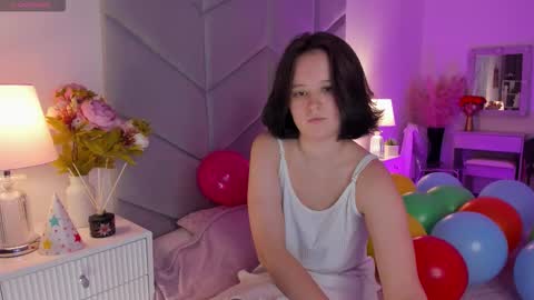 Violet online show from 10/04/25, 11:19