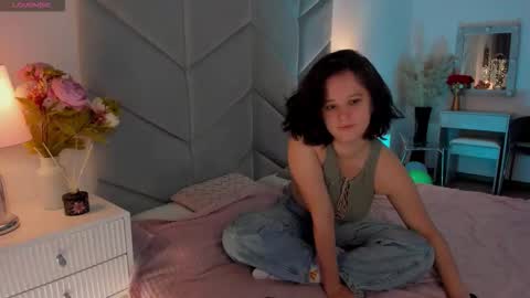 Violet online show from 10/05/25, 06:12