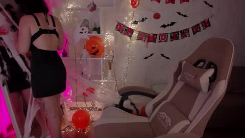 Violet online show from 10/29/25, 04:42